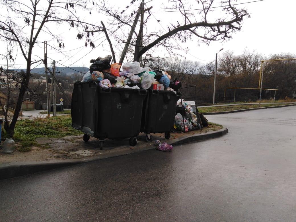 OOO BGS g.Sevastopolya pereshli na vyvoz TKO na dnevnoe vremya 01
